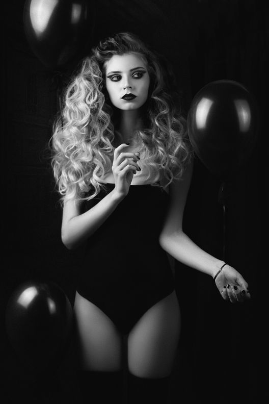 Eva – Balloons - Victoria Manashirov - Photoartist, Photography studio, Artistic photography