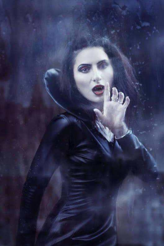 Victoria – Dracula - Victoria Manashirov - Photoartist, Photography studio, Artistic photography