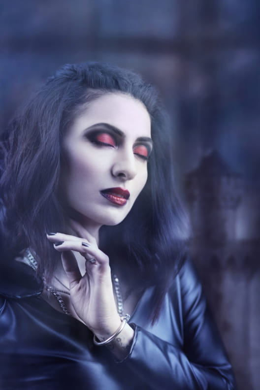 Victoria – Dracula - Victoria Manashirov - Photoartist, Photography studio, Artistic photography