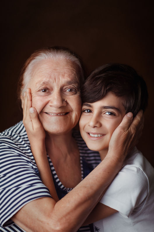 סבתא והנכדים - ויקטוריה מנשירוב - סטודיו לצילום